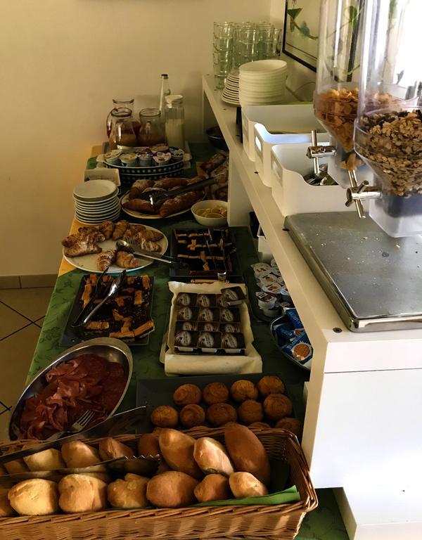 Hotel Vienna Σενιγκάλια Εξωτερικό φωτογραφία